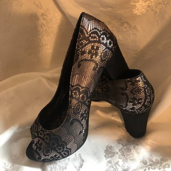 Black and Silver Lace Look Toeless Pump - Picture 3 of 16